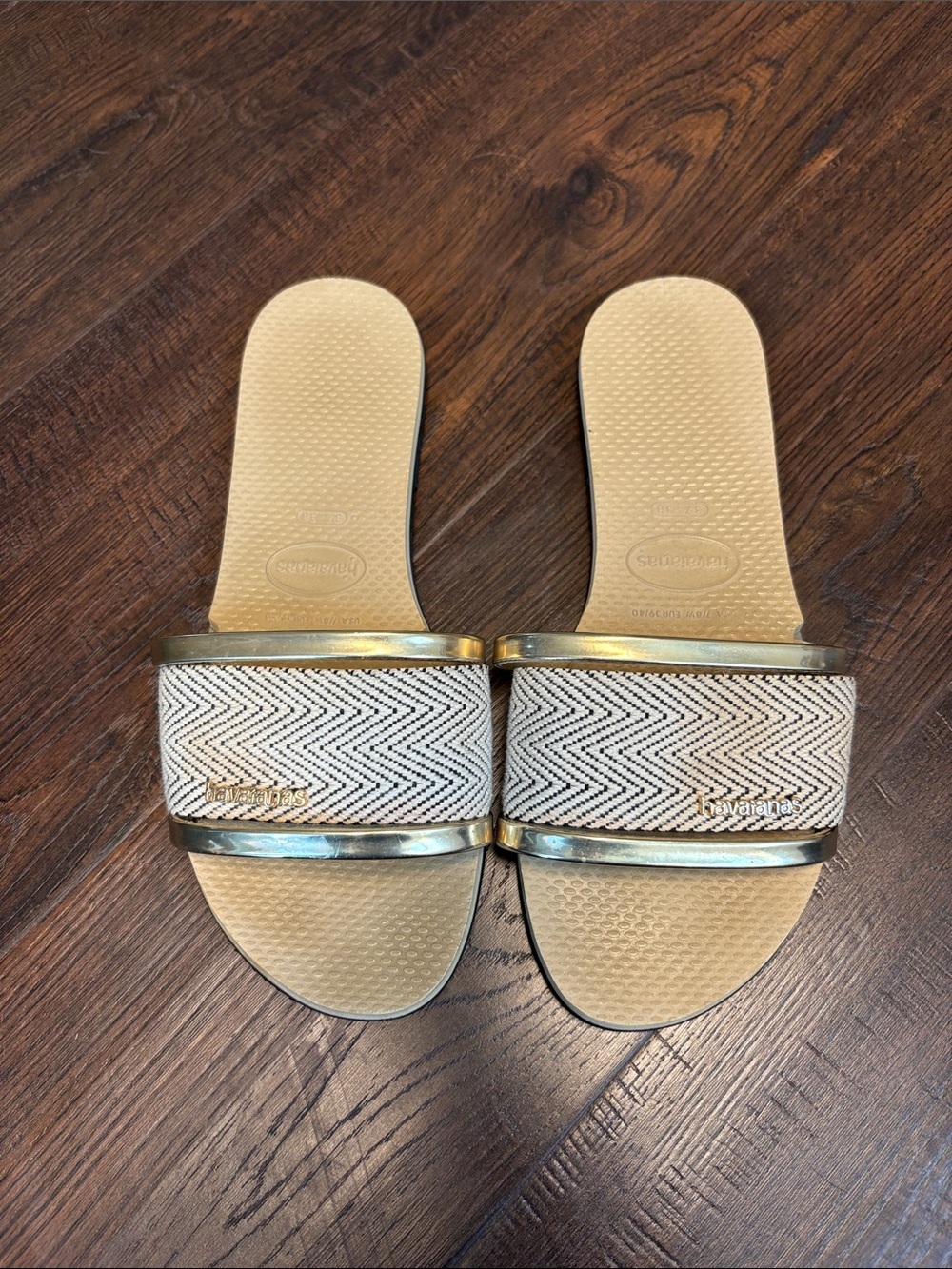 Havaianas You Trancoso Premium Sandals cream and gold women’s size 7/8